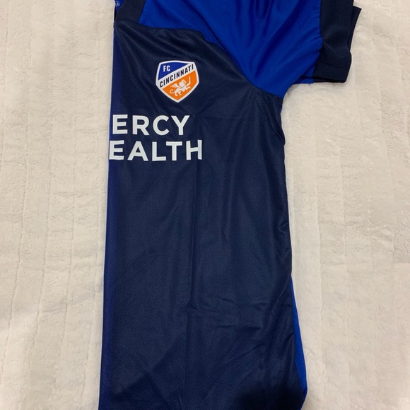 ADIDAS  FC CINCINNATI JERSEY MLS NWT $130 MSRP - Picture 4 of 6